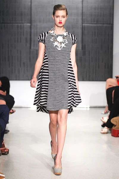 Look 15